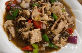 Sliced Pork with Pickled Cabbage and Green Pepper