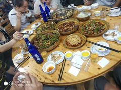 -一品红烧鸭特色川菜(三岔湖店)