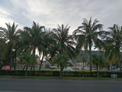 -亚龙湾亚泰商业街