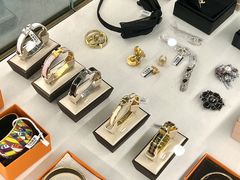 -万物奢潮中古奢侈品(青岛店)