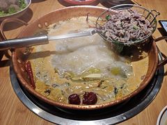 -洱火云南酸菜牛肉火锅(石景山当代商城店)