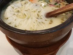 -蒙自源米线大王(东站店)