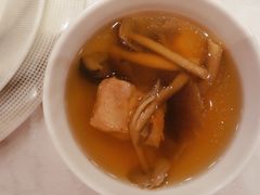 茶树菇炖龙骨-亢龙太子酒轩(东湖店)