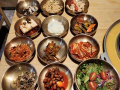 十道正宗韩国小菜-金顺韩式烤肉·网红烤肉店(广利路店)