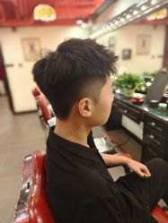 -东方先生国潮男士理发馆