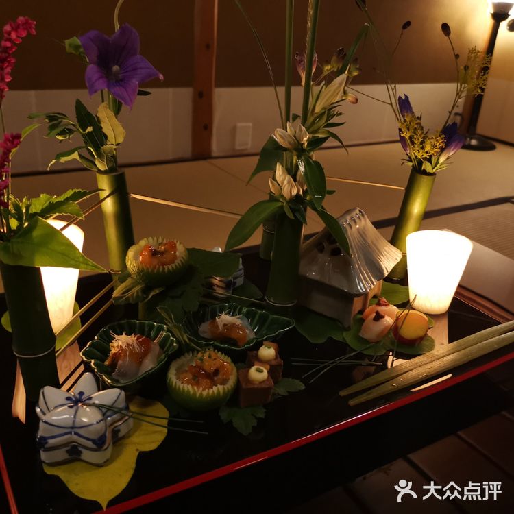 可以毫无疑问地说，吉兆的怀石料理就是登峰造极的最佳代表