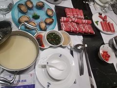 -红鼎豆捞·非遗鲍皇汤火锅(宝丰路店)