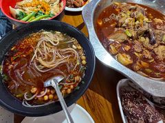 -爆炸头阿姨小四川正宗川味小吃(无任何分店)