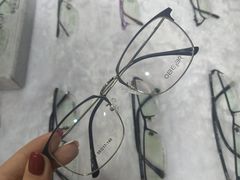 -罗伯特眼镜·蔡司官方授权(罗湖国贸店)