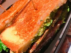 鸡肉牛油果培根俱乐部-The Habit Burger Grill 哈比特汉堡(复兴soho店)