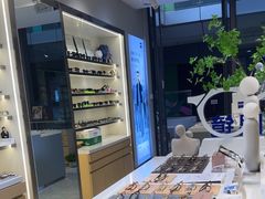 -视野联行眼镜·蔡司·尼康·豪雅·依视路(青浦宝龙店)