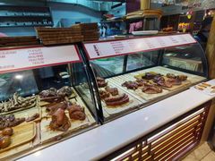 面包甜点陈列柜-汉唐守艺人·河北面馆(民心河店)