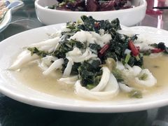 -亮河湾山庄