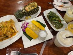 -Dang restaurant (patong phuket)