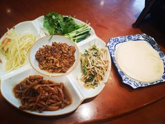 -哈啾嗨·新概念蒙餐(红星新城店)