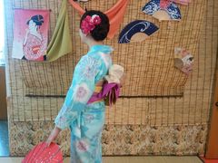 -东京都浅草樱花和服租赁店