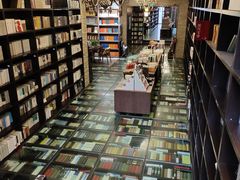 -钟书阁(松江泰晤士小镇店)