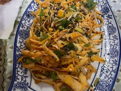 凉拌芭蕉花-蜗牛小馆醉乡民谣云南菜(惠新西里店)