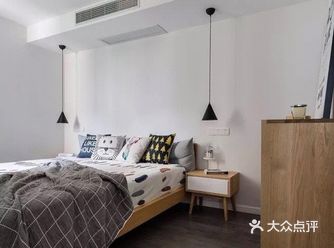 95㎡两室两厅，装修风格是现代简约风。