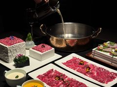 -左庭右院鲜牛肉火锅黑金店(陆家嘴中心店)