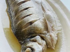 清蒸白鱼-湖边饭店