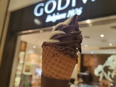 巧克力碎草莓冰淇淋-GODIVA(印象城店)