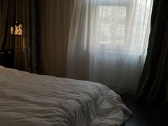 -桔子酒店(上海西藏北路地铁站店)