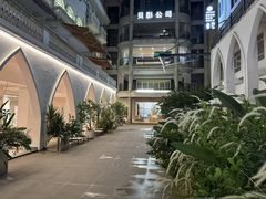 -洪小鹏生活美学馆(领SHOW天地店)