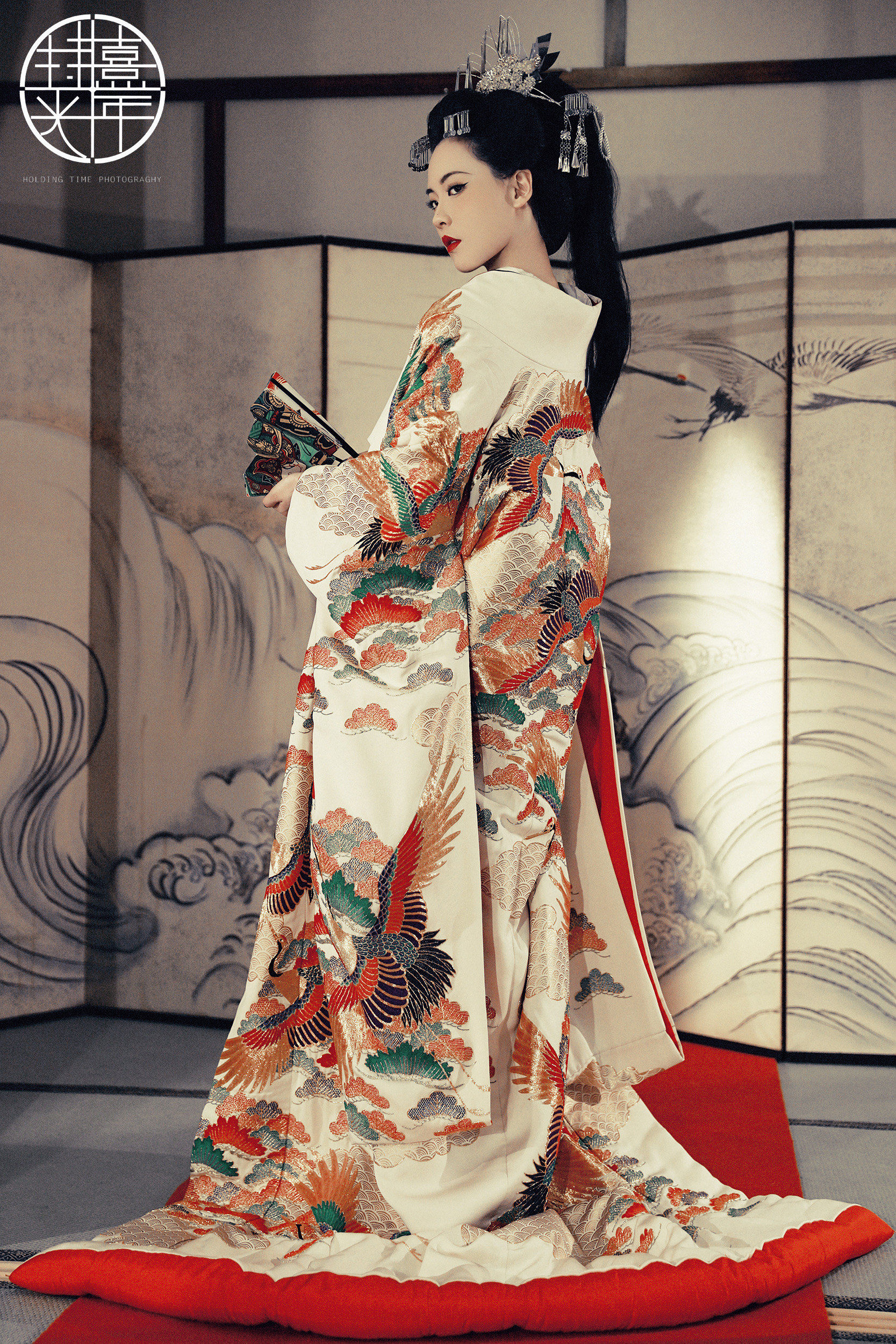 n原来和服和头饰都是老板从日本运回来的,甚至还有古董和明星同款