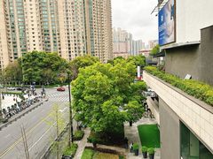 -瑞虹新天地月亮湾