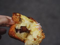猫山王burnt&nbsp;cheese&nbsp;cruffin-Keong Saik Bakery
