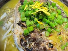 -鸣记脆皮烤鱼·海鲜烤鱼(三八广场店)