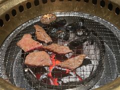 -山川小町·极番烧肉(新地假日广场店)