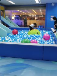 -孩子王童乐园(马群店)