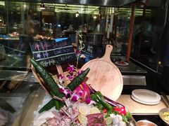 -大中华希尔顿酒店-念自助餐·嗨啤·小龙虾