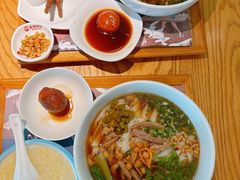 -呷佬·长沙手工米粉(金沙江路店)
