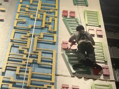 -极限PLAY运动娱乐新世界·团建派对表演休闲馆·室内高空游乐园