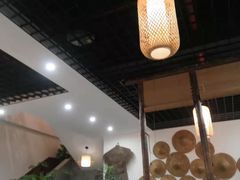 -黄桷树曹家私房菜(江与城店)