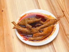 -爆炸头阿姨小四川正宗川味小吃(无任何分店)