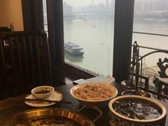 靠窗位-小天鹅火锅·一线江景洪鼎旗舰店(洪崖洞店)