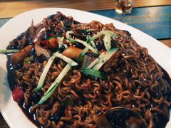 海鲜炸酱面-富乐满韩国正宗炸鸡韩国料理(虹泉路店)