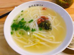 酸笋老汤粉-凤起龙游老面包子(凯德晶品店)