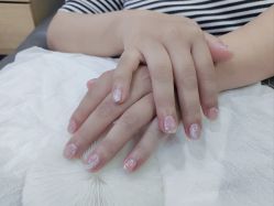 -灰姑娘美甲美睫馆