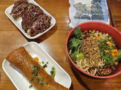 -爆炸头阿姨小四川正宗川味小吃(无任何分店)
