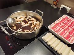 -鲜入唯煮·港式海鲜牛肉火锅(金宝街店)