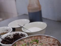 -正宗杨记普洱酸醋米线(总店)