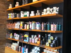 零售区-星巴克(洛阳中州路王府井店)