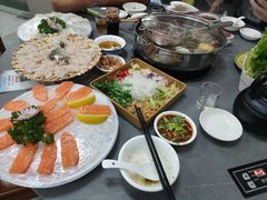 -官塘陈记鱼生·潮汕砂锅粥·牛肉火锅(潮枫路总店)