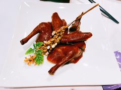 招牌脆皮乳鸽-百盛·鼎膳(中海财富中心)