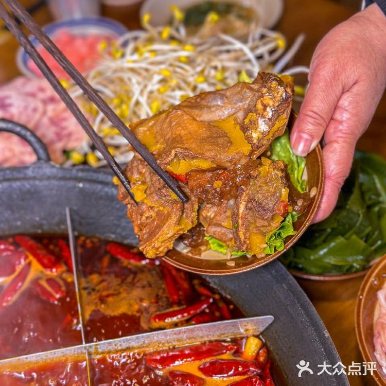 观音桥平价的老火锅~本地人直呼正宗！！